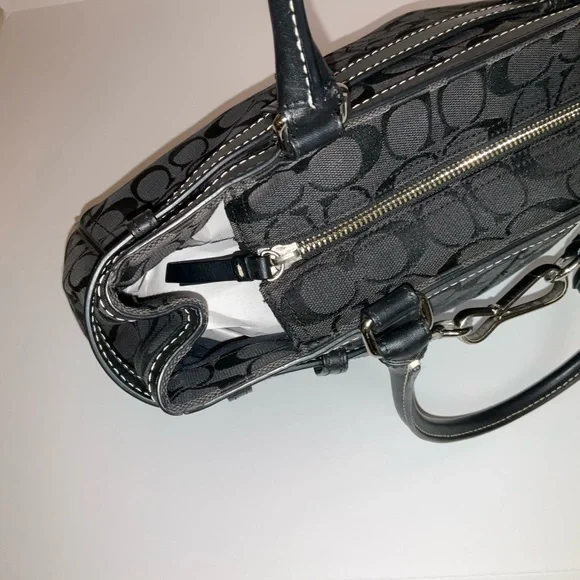Y2K Coach Black Signature Canvas and Leather Hampton Tote - Picture 7 of 14